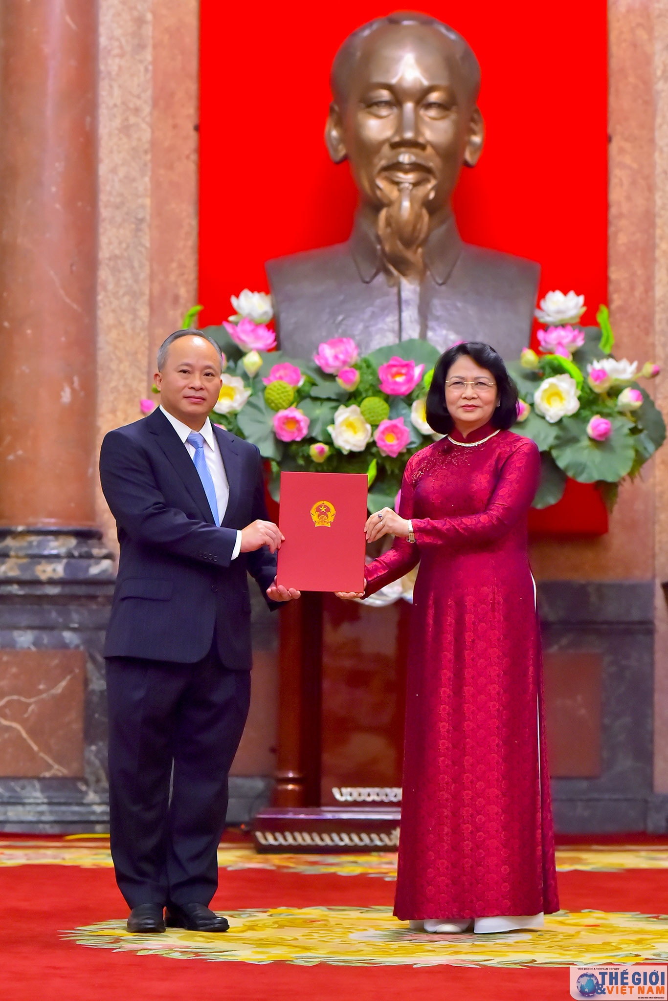 trao quyet dinh bo nhiem dai su viet nam tai nuoc ngoai nhiem ky 2020 2023 lan thu nhat