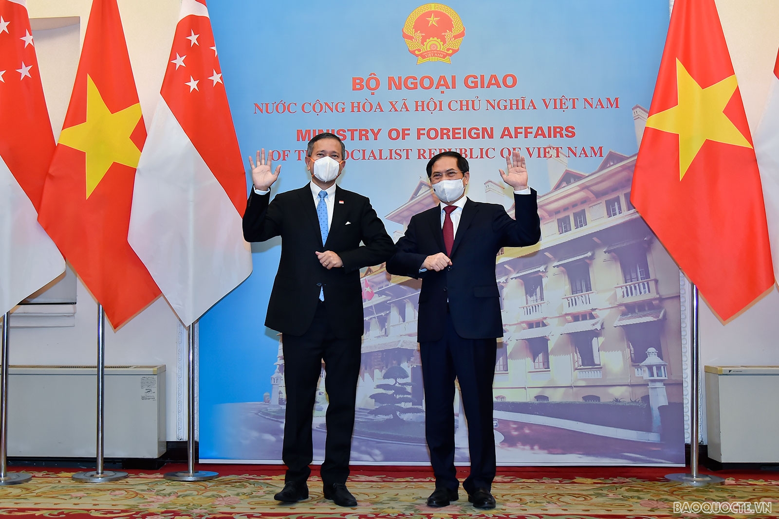 Bộ trưởng Ngoại giao Bùi Thanh Sơn đón, hội đàm với Bộ trưởng Ngoại giao Singapore Vivian Balakrishnan