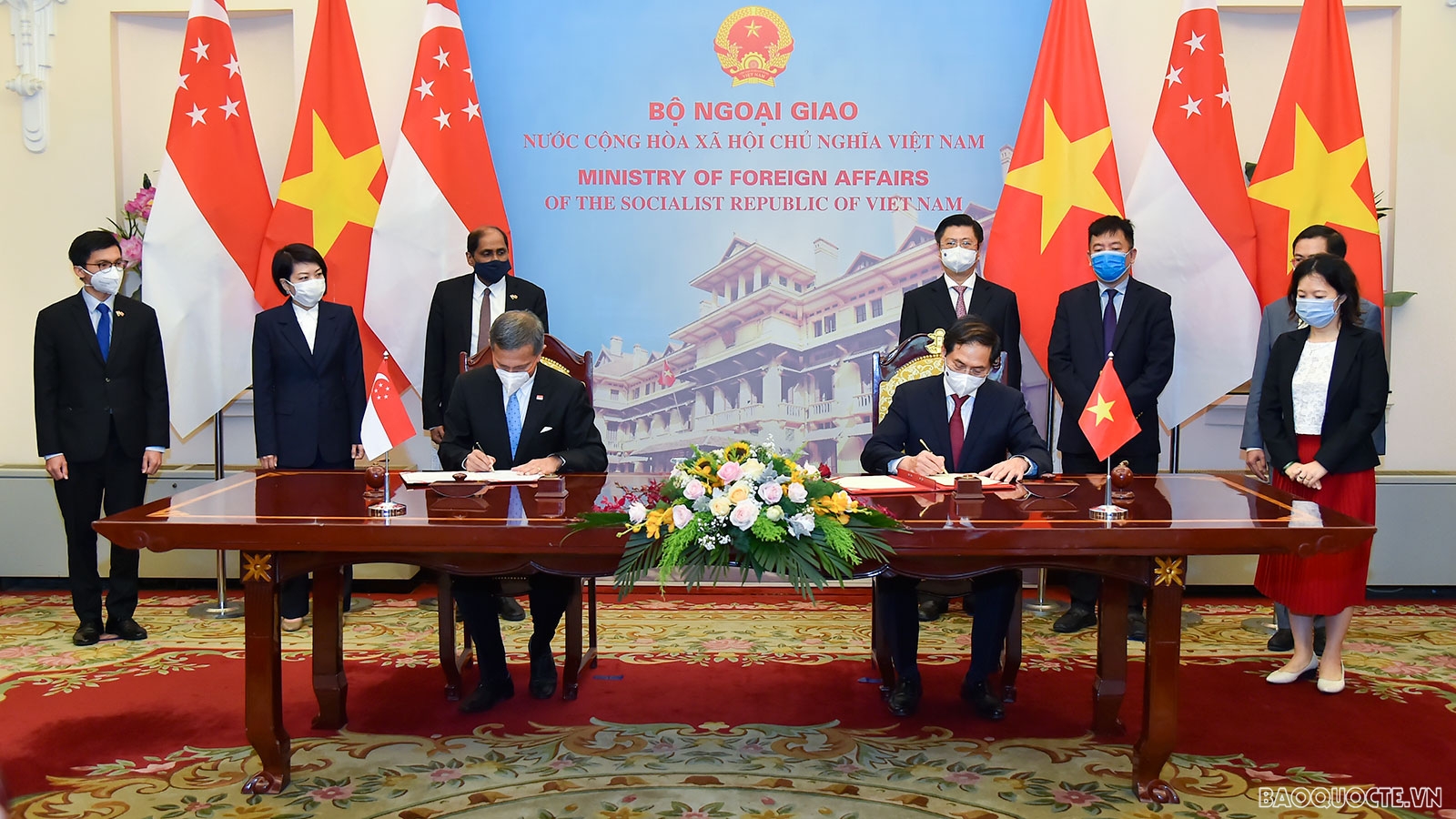 Bộ trưởng Ngoại giao Bùi Thanh Sơn đón, hội đàm với Bộ trưởng Ngoại giao Singapore Vivian Balakrishnan