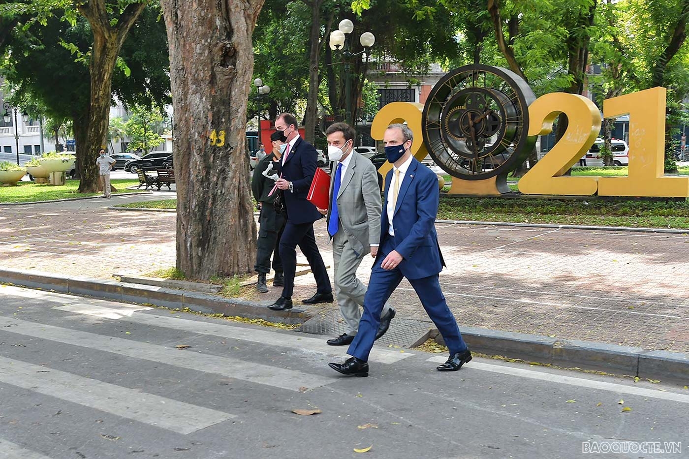 Bộ trưởng Ngoại giao Bùi Thanh Sơn đón, hội đàm với Bộ trưởng Ngoại giao Anh Dominic Raab