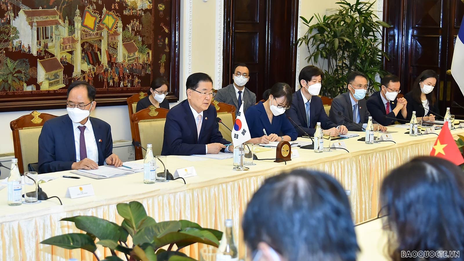 Bộ trưởng Ngoại giao Bùi Thanh Sơn đón, hội đàm với Bộ trưởng Ngoại giao Hàn Quốc Chung Eui Yong Bộ trưởng Ngoại giao Bùi Thanh Sơn đón, hội đàm với Bộ trưởng Ngoại giao Hàn Quốc Chung Eui Yong