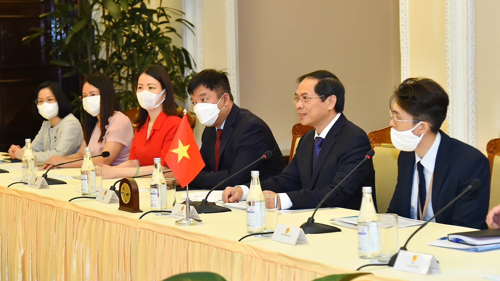 Bộ trưởng Ngoại giao Bùi Thanh Sơn đón, hội đàm với Bộ trưởng Ngoại giao Hàn Quốc Chung Eui Yong Bộ trưởng Ngoại giao Bùi Thanh Sơn đón, hội đàm với Bộ trưởng Ngoại giao Hàn Quốc Chung Eui Yong