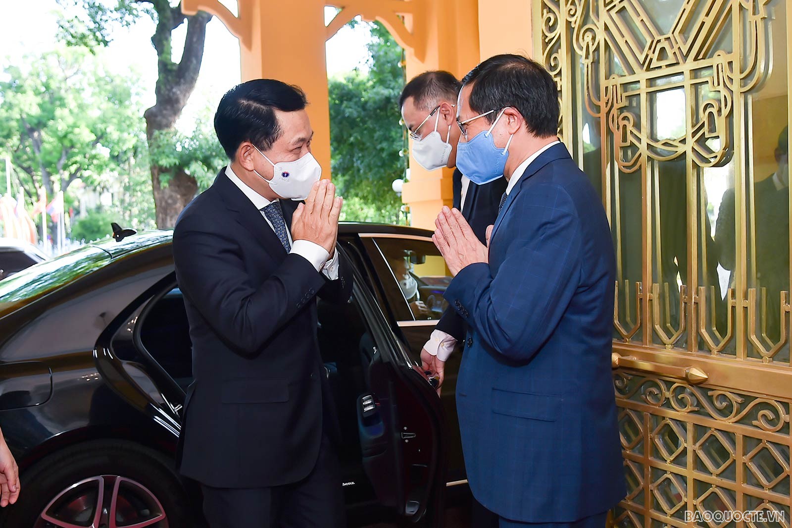 Bộ trưởng Ngoại giao Bùi Thanh Sơn tiếp Bộ trưởng Ngoại giao Lào Saleumxay Kommasith