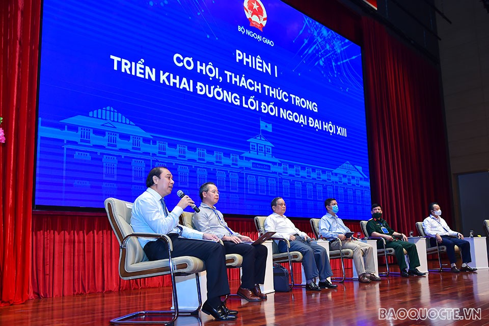 Chính sách đối ngoại: Phối hợp hiệu quả giữa ba trụ cột của đối ngoại, lấy người dân và doanh nghiệp làm trung tâm phục vụ