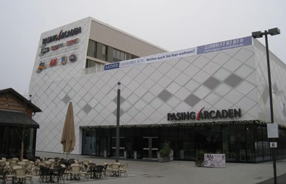 Đức sơ tán trung tâm mua sắm do bị "đe dọa đánh bom"