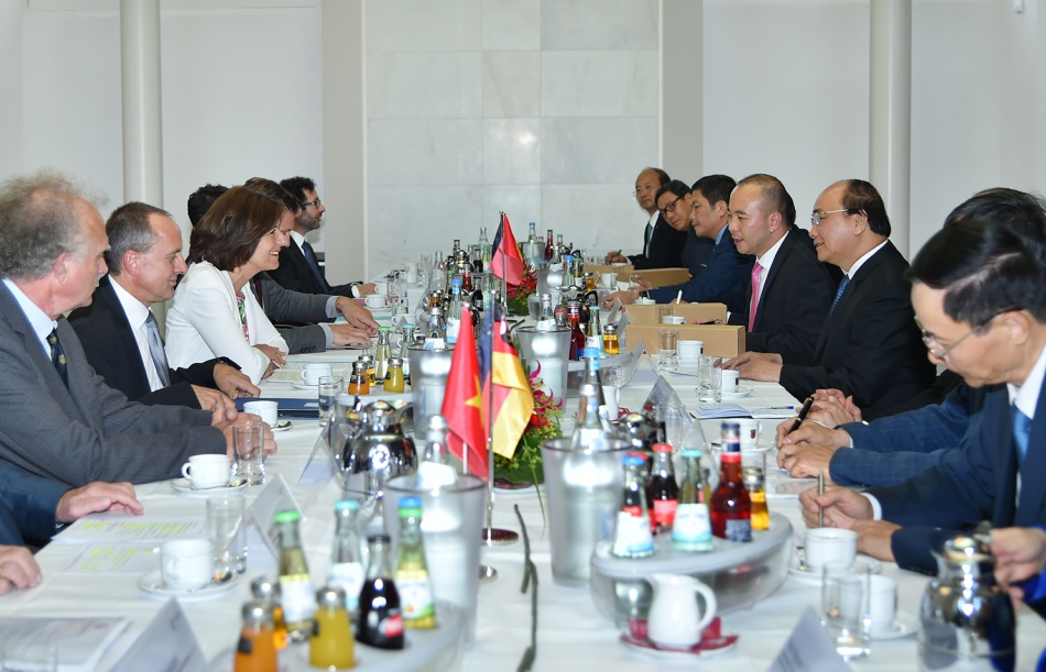 Thủ tướng gặp gỡ lãnh đạo bang Rheinland-Pfalz, CHLB Đức