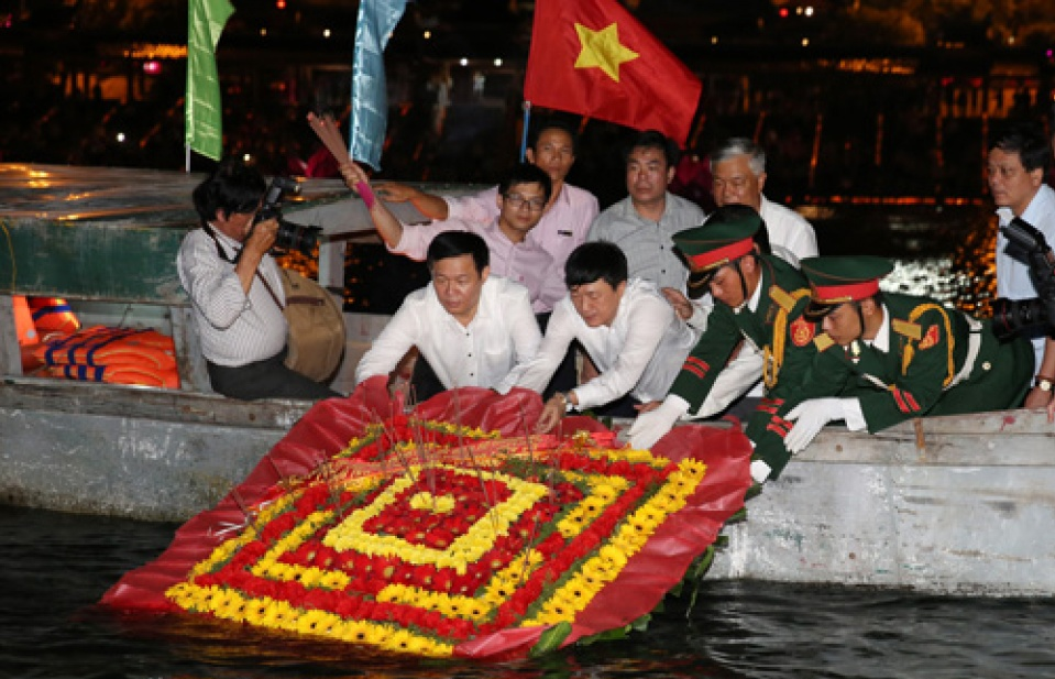 Phó Thủ tướng Vương Đình Huệ tri ân các anh hùng liệt sĩ