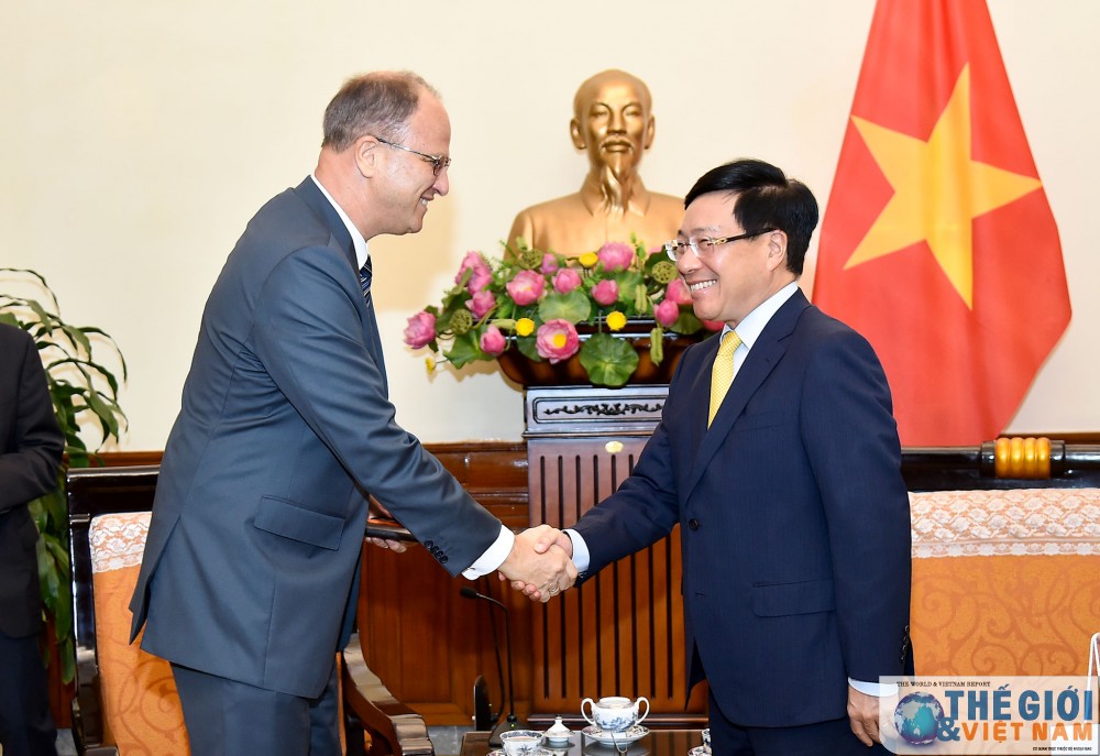Phó Thủ tướng Phạm Bình Minh tiếp Đại sứ Đức Christian Berger chào từ biệt pho thu tuong pham binh minh tiep dai su duc christian berger chao tu biet