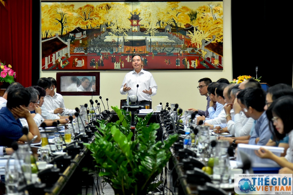 ngay 2772020 dong chi nguyen van binh uy vien bo chinh tri bi thu trung uong dang truong ban kinh te trung uong den noi chuyen voi cac can bo chu chot bo ngoai giao anh tuan anh 1