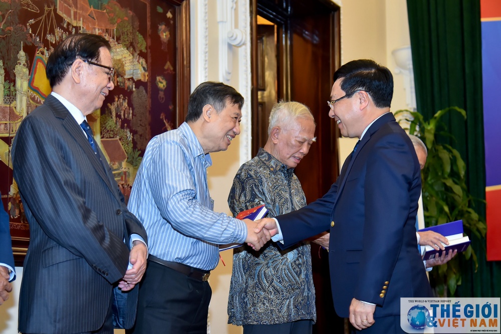 le ra mat sach 25 nam viet nam tham gia asean qua goc nhin cua nguoi trong cuoc 12