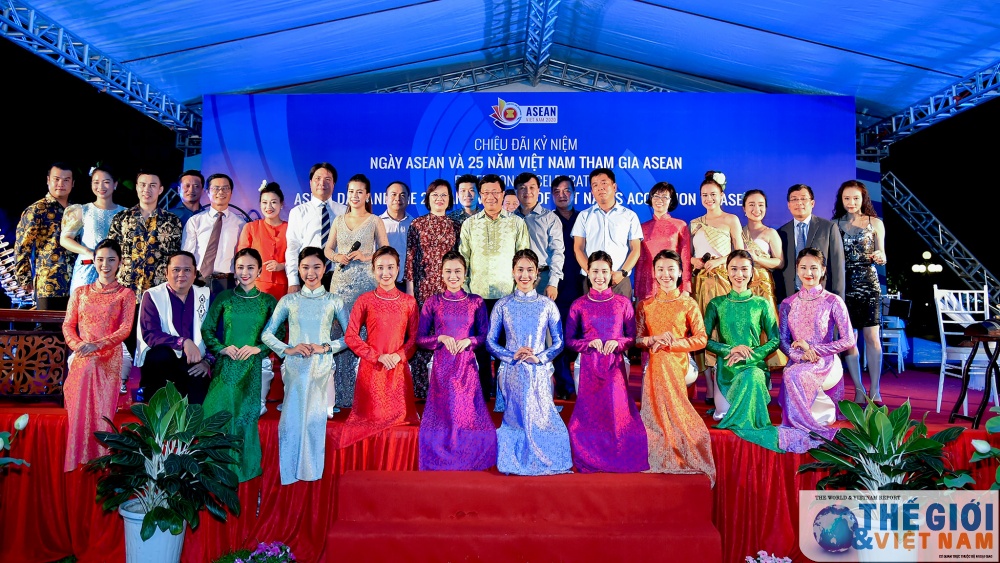 Phó Thủ tướng Phạm Bình Minh: Việt Nam luôn gắn bó với ngôi nhà chung ASEAN pho thu tuong pham binh minh viet nam luon gan bo voi ngoi nha chung asean 20