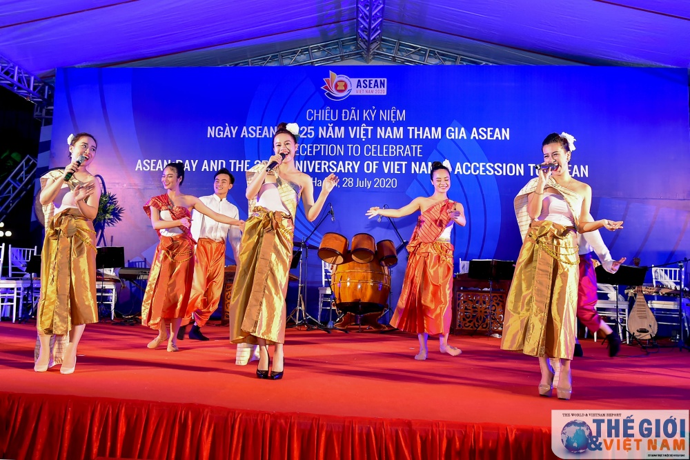 Phó Thủ tướng Phạm Bình Minh: Việt Nam luôn gắn bó với ngôi nhà chung ASEAN pho thu tuong pham binh minh viet nam luon gan bo voi ngoi nha chung asean 8