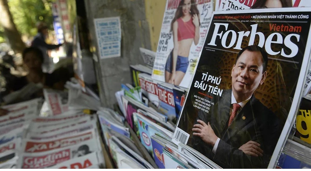 Chứng khoán tăng mạnh, Bảng xếp hạng mười người giàu nhất sàn chứng khoán Việt Nam thay đổi. (Nguồn: vn.sputniknews.com) Chứng khoán tăng mạnh, Bảng xếp hạng mười người giàu nhất sàn chứng khoán Việt Nam thay đổi. (Nguồn: vn.sputniknews.com)