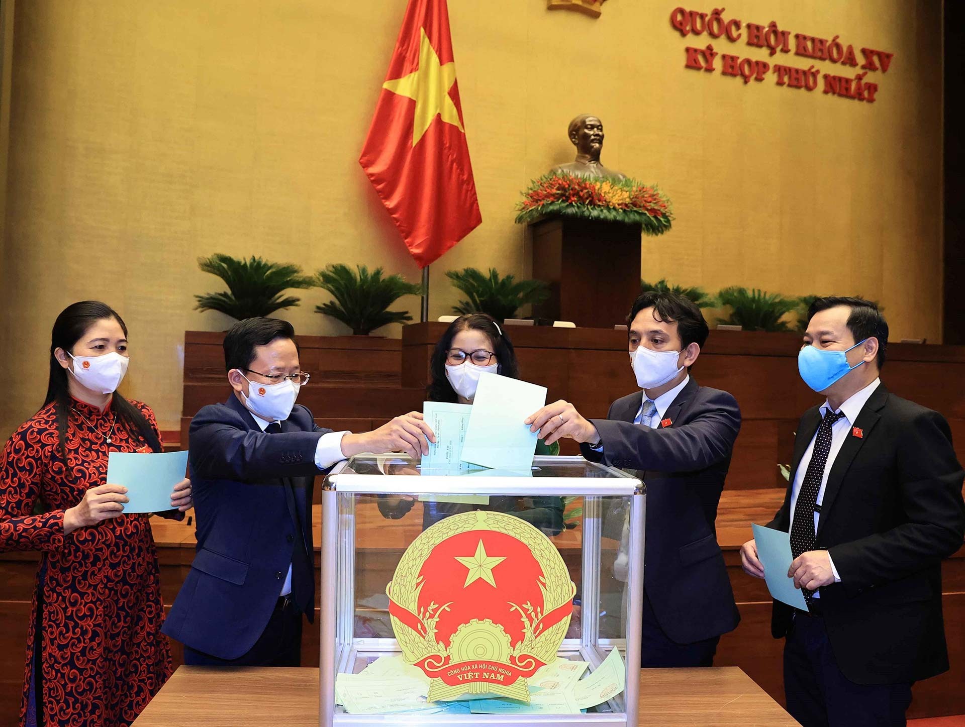 Bốn Phó Chủ tịch Quốc hội nhiệm kỳ mới Quốc hội bầu bốn Phó Chủ tịch Quốc hội khóa XV