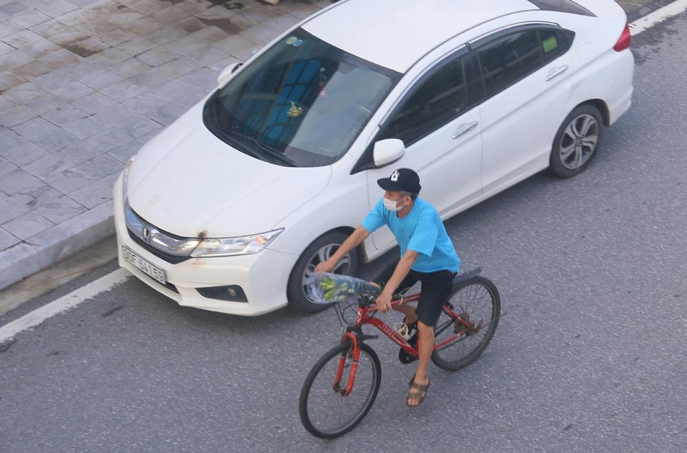 Thậm chí, người đàn ông này vẫn ngang nhiên tập thể dục sau khi Chỉ thị 16 có hiệu lực.