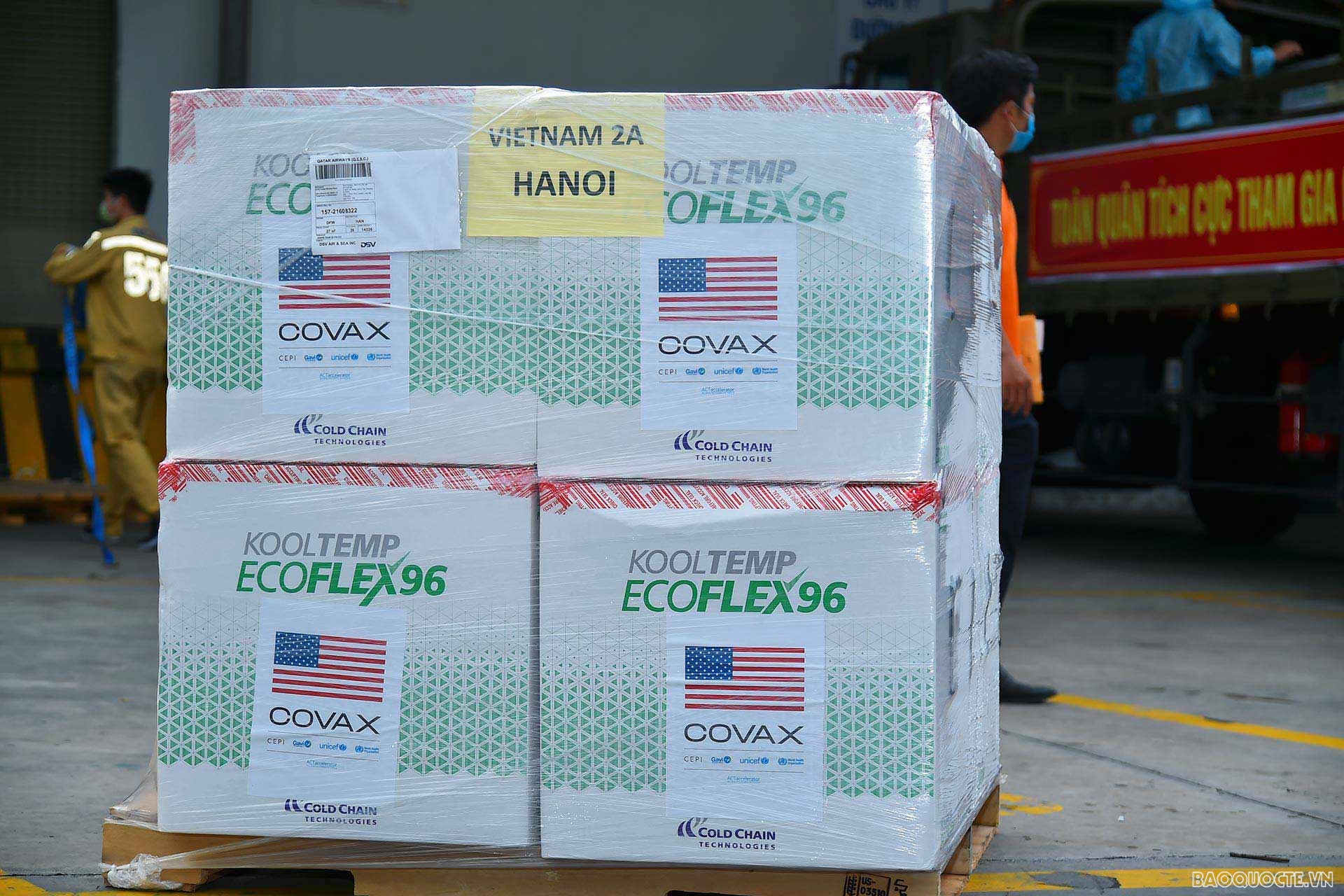 Hơn 1,5 triệu liều vaccine do Hoa Kỳ tài trợ đã về Sân bay Quốc tế Nội Bài Toàn cảnh hơn 1,5 triệu liều vaccine ngừa Covid-19 do Hoa Kỳ tài trợ về Sân bay Quốc tế Nội Bài