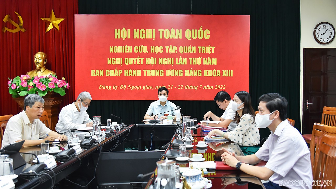 Đảng ủy Bộ Ngoại giao tổ chức Hội nghị trực tuyến kết nối với Hội nghị toàn quốc quán triệt Nghị quyết Hội nghị Trung ương 5, khóa XIII