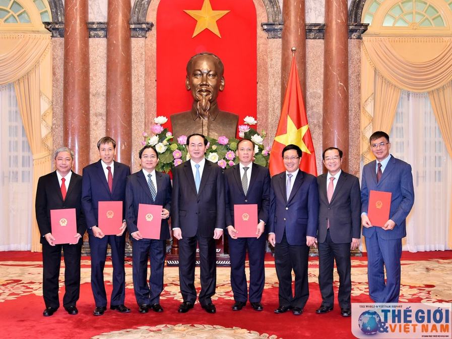 Chủ tịch nước trao Quyết định phong hàm Đại sứ cho 5 cán bộ Ngoại giao