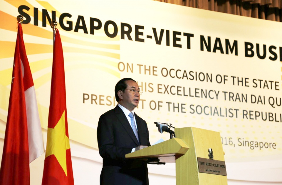 phia truoc chung ta la mot tuong lai day hua hen