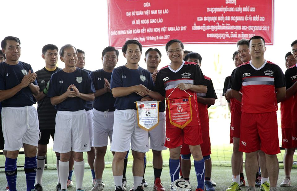 Giao lưu thể thao mừng Quốc khách tại Lào