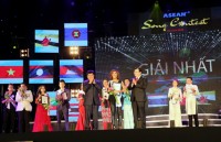 thi sinh tieng hat asean3 nam 2019 cung check in vinh ha long