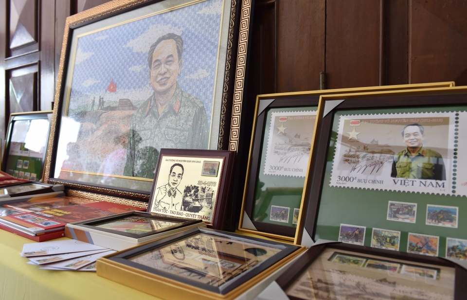 Phát hành đặc biệt bộ tem bưu chính Đại tướng Võ Nguyên Giáp