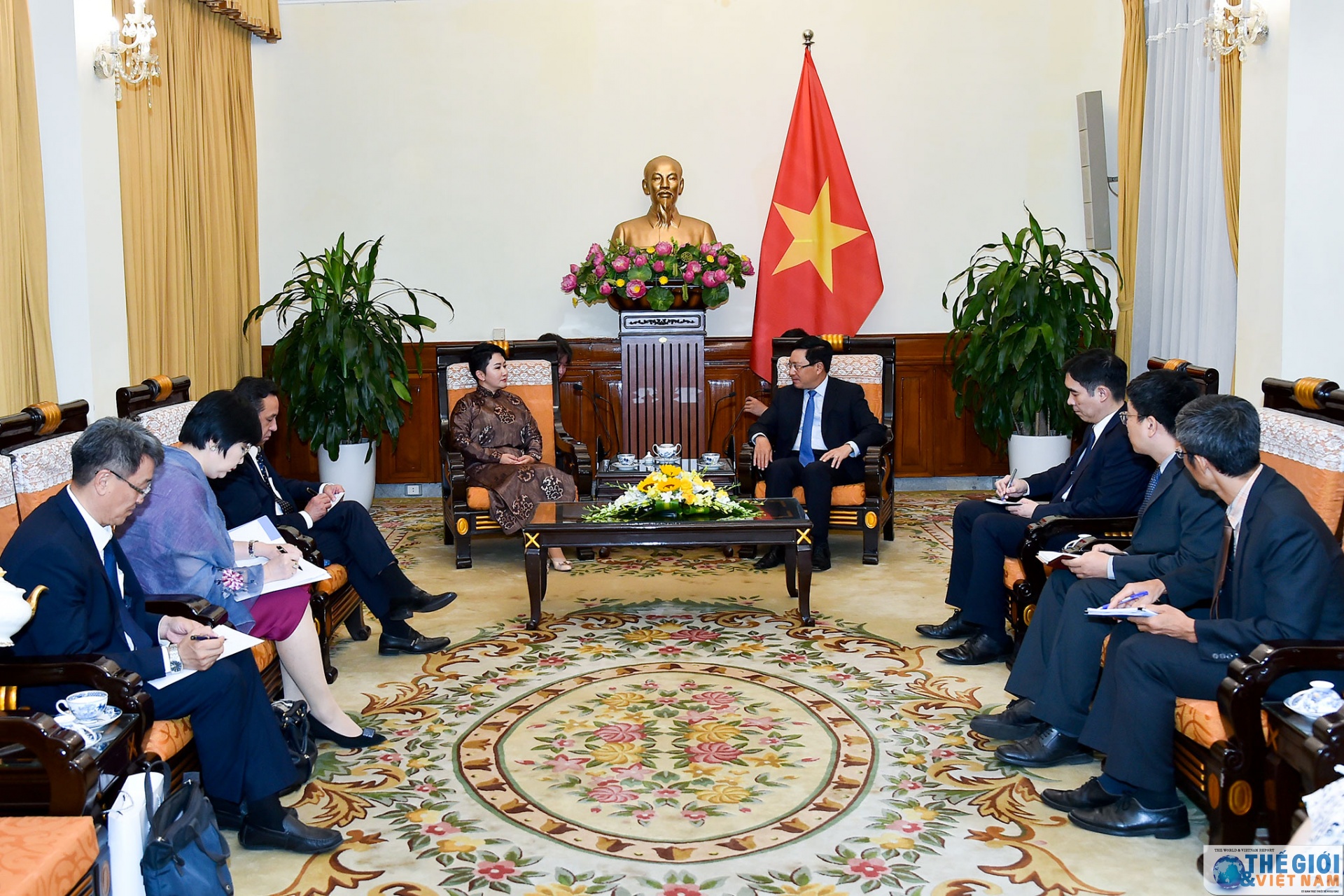 pho thu tuong pham binh minh tiep thu truong ngoai giao mong co batmunkh battsetseg