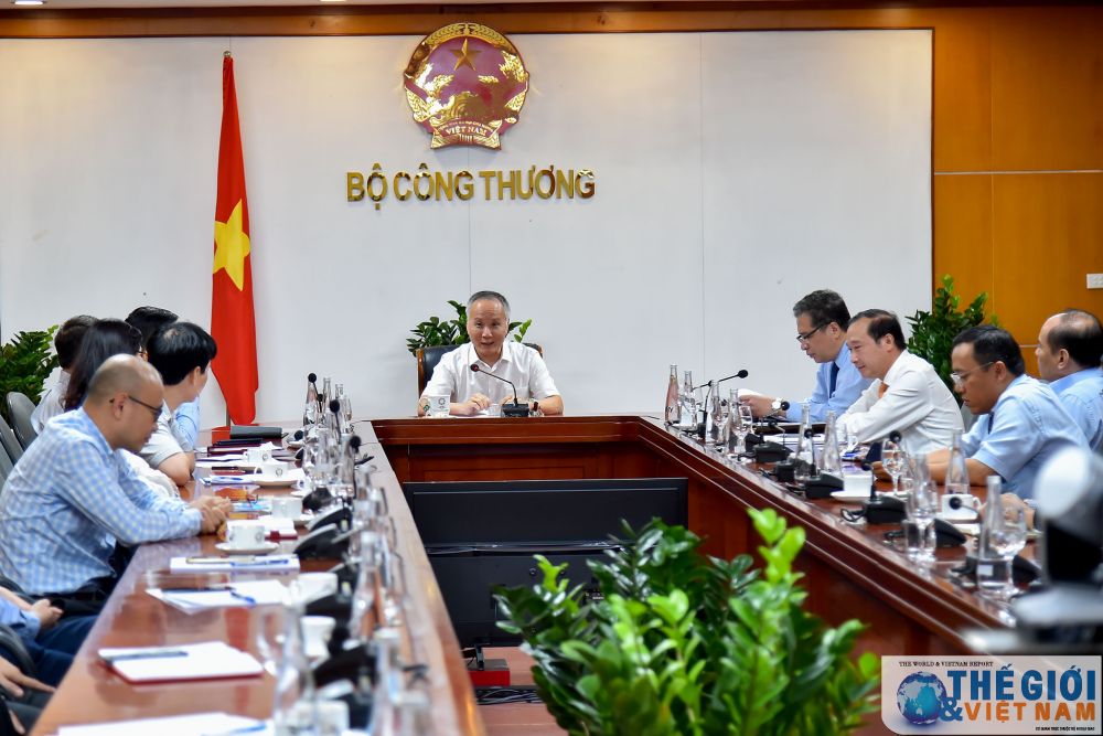 cac co quan dai dien viet nam o nuoc ngoai va thuong vu la don vi tien phong mo thi truong 5