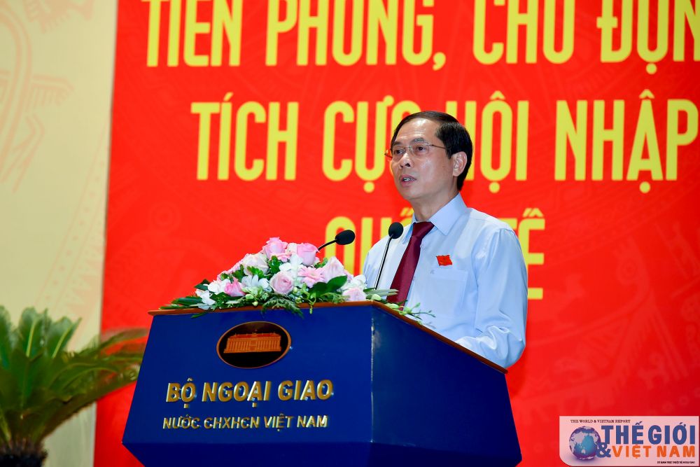 đồng chí Bùi Thanh Sơn, Ủy viên Ban Chấp hành Trung ương Đảng, Bí thư Đảng ủy Bộ, Thứ trưởng Thường trực Bộ Ngoại giao phát biểu khai mạc Phiên họp trù bị. phien-hop-tru-bi-dai-hoi-dai-bieu-dang-bo-bo-ngoai-giao-lan-thu-xxviii-7
