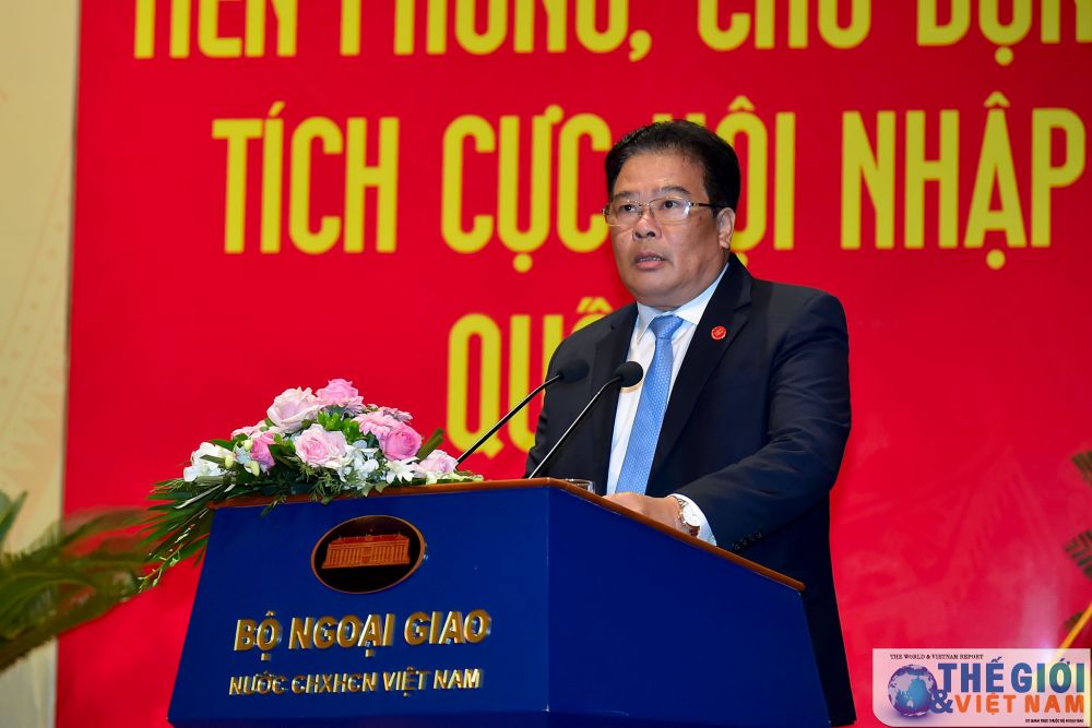 đồng chí Sơn Minh Thắng, Ủy viên Trung ương Đảng, Bí thư Đảng ủy Khối các cơ quan Trung ương đánh giá cao những kết quả đạt được của Đảng bộ Bộ Ngoại giao trong nhiệm kỳ vừa qua. (Ảnh: Tuấn Anh) dai-hoi-dai-bieu-dang-bo-bo-ngoai-giao-lan-thu-xxviii-thanh-cong-tot-dep-3