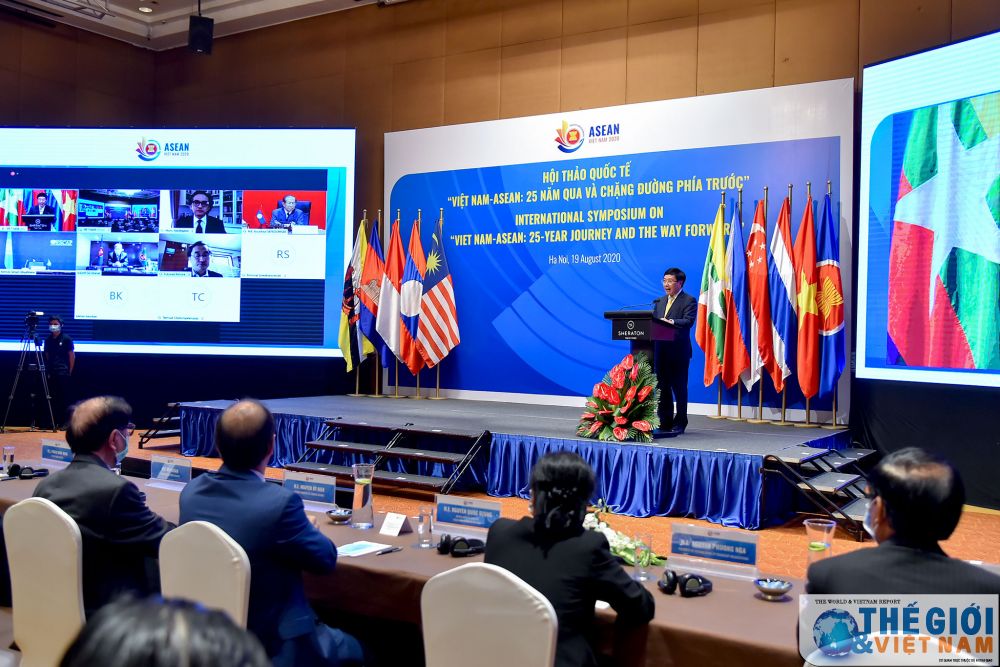 Phó Thủ tướng, Bộ trưởng Ngoại giao Phạm Bình Minh đã đến dự và phát biểu khai mạc Hội thảo quốc tế “Việt Nam-ASEAN: 25 năm và chặng đường phía trước”. (Ảnh: Tuấn Anh) khai-mac-hoi-thao-quoc-te-viet-nam-asean-25-nam-va-chang-duong-phia-truoc-1