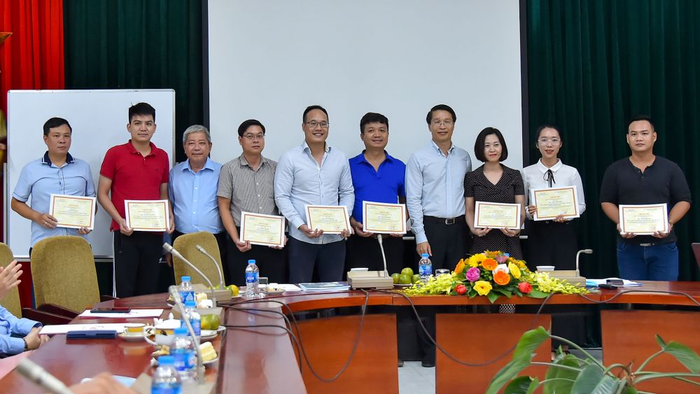 Bế giảng khóa bồi dưỡng kỹ năng phiên dịch cho cán bộ ngoại vụ các địa phương be-giang-khoa-boi-duong-ky-nang-phien-dich-cho-can-bo-ngoai-vu-cac-dia-phuong-8