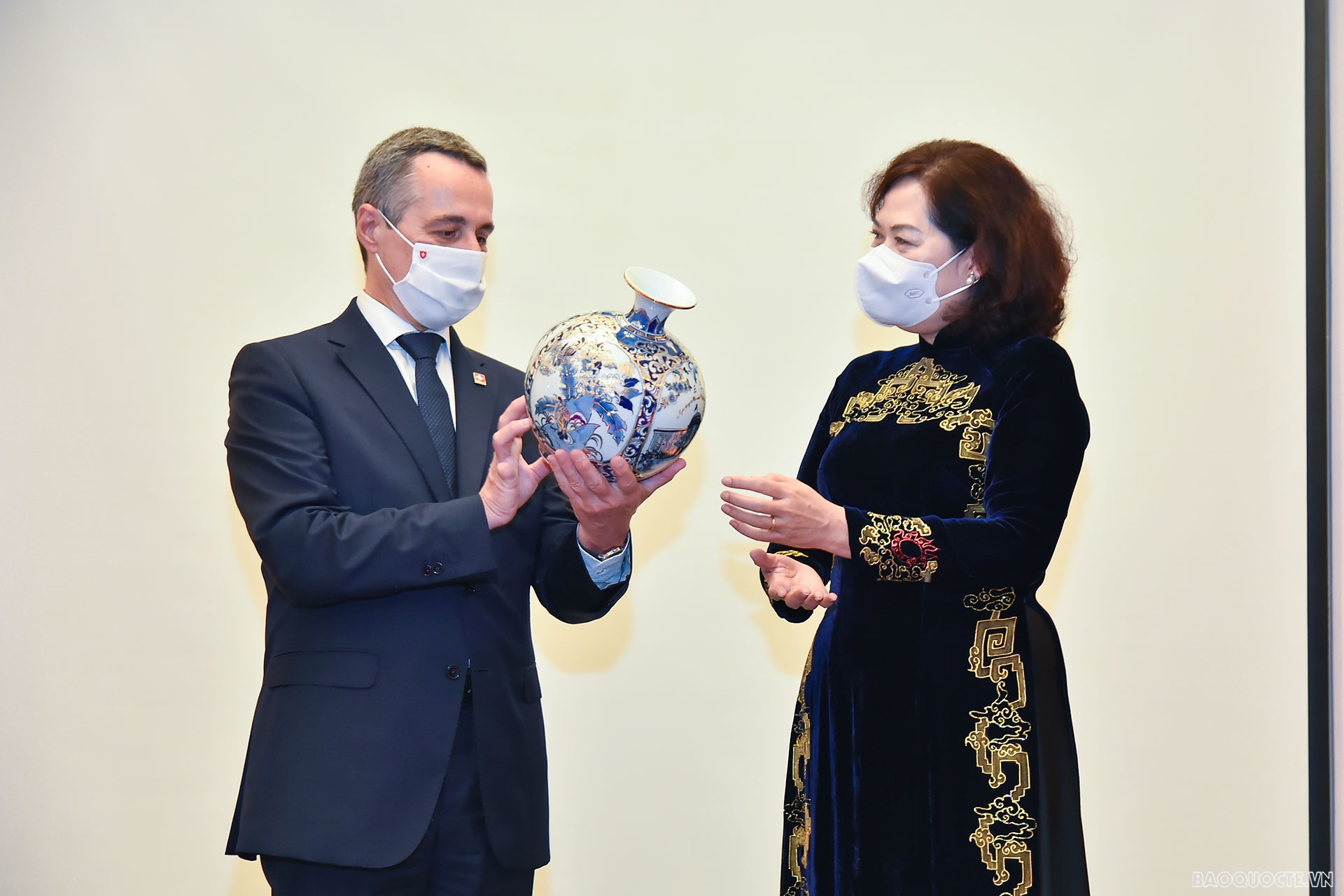 Kỷ niệm 50 năm thiết lập quan hệ ngoại giao Việt Nam-Thụy Sỹ và Quốc khánh Thụy Sỹ Kỷ niệm 50 năm thiết lập quan hệ ngoại giao Việt Nam-Thụy Sỹ và Quốc khánh Thụy Sỹ