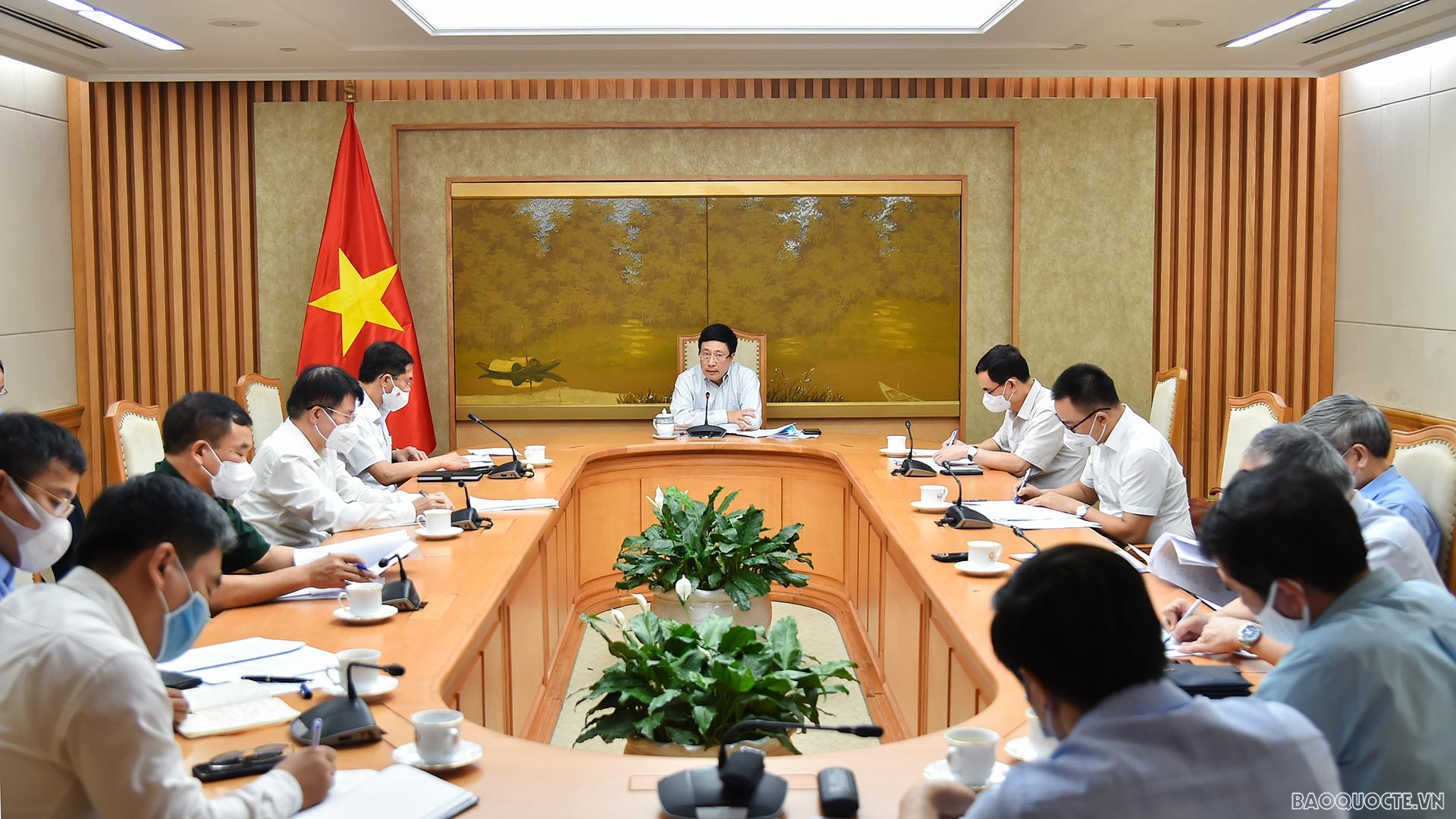 Ngoại giao vaccine: Thúc đẩy các nước nhượng lại vaccine Covid-19 Ngoại giao vaccine: Thúc đẩy các nước nhượng lại vaccine Covid-19, tiếp cận công nghệ sản xuất vaccine và thuốc điều trị