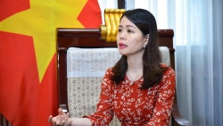 Những chiến sĩ tận tụy trên 'mặt trận' ngoại giao vaccine