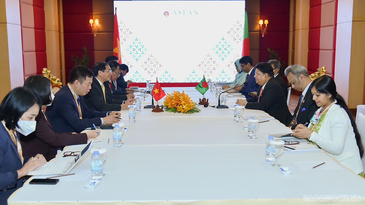 AMM-55: Trách nhiệm trong hợp tác, kiên trì với hòa bình, cam kết với ổn định, bền vững trong phát triển, ra Tuyên bố về diễn biến Eo biển Đài Loan AMM-55: Trách nhiệm trong hợp tác, kiên trì với hòa bình, cam kết với ổn định, bền vững trong phát triển, ra Tuyên bố về diễn biến Eo biển Đài Loan