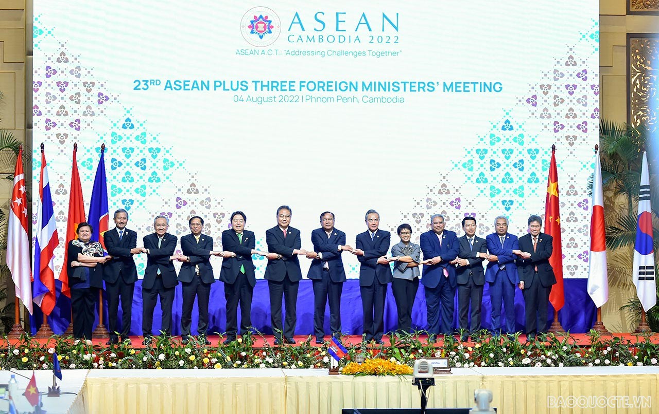 Toàn cảnh Bộ trưởng Ngoại giao Bùi Thanh Sơn tham dự ngày làm việc thứ ba tại AMM-55