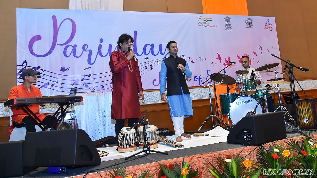 Tối ngày 15/8, Thứ trưởng Thường trực Bộ Ngoại giao Nguyễn Minh Vũ đã đến dự và phát biểu tại Lễ kỷ niệm 75 năm Quốc khánh Ấn Độ tại Hà Nội. (Ảnh: Anh Sơn) Tối ngày 15/8, Thứ trưởng Thường trực Bộ Ngoại giao Nguyễn Minh Vũ đã đến dự và phát biểu tại Lễ kỷ niệm 75 năm Quốc khánh Ấn Độ tại Hà Nội. (Ảnh: Anh Sơn)