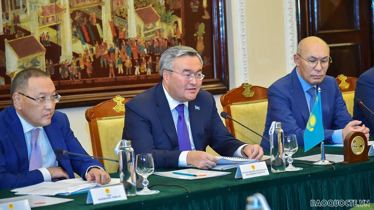Bộ trưởng Ngoại giao Bùi Thanh Sơn đón và hội đàm với Phó Thủ tướng, Bộ trưởng Ngoại giao Kazakhstan Mukhtar Tileuberdi