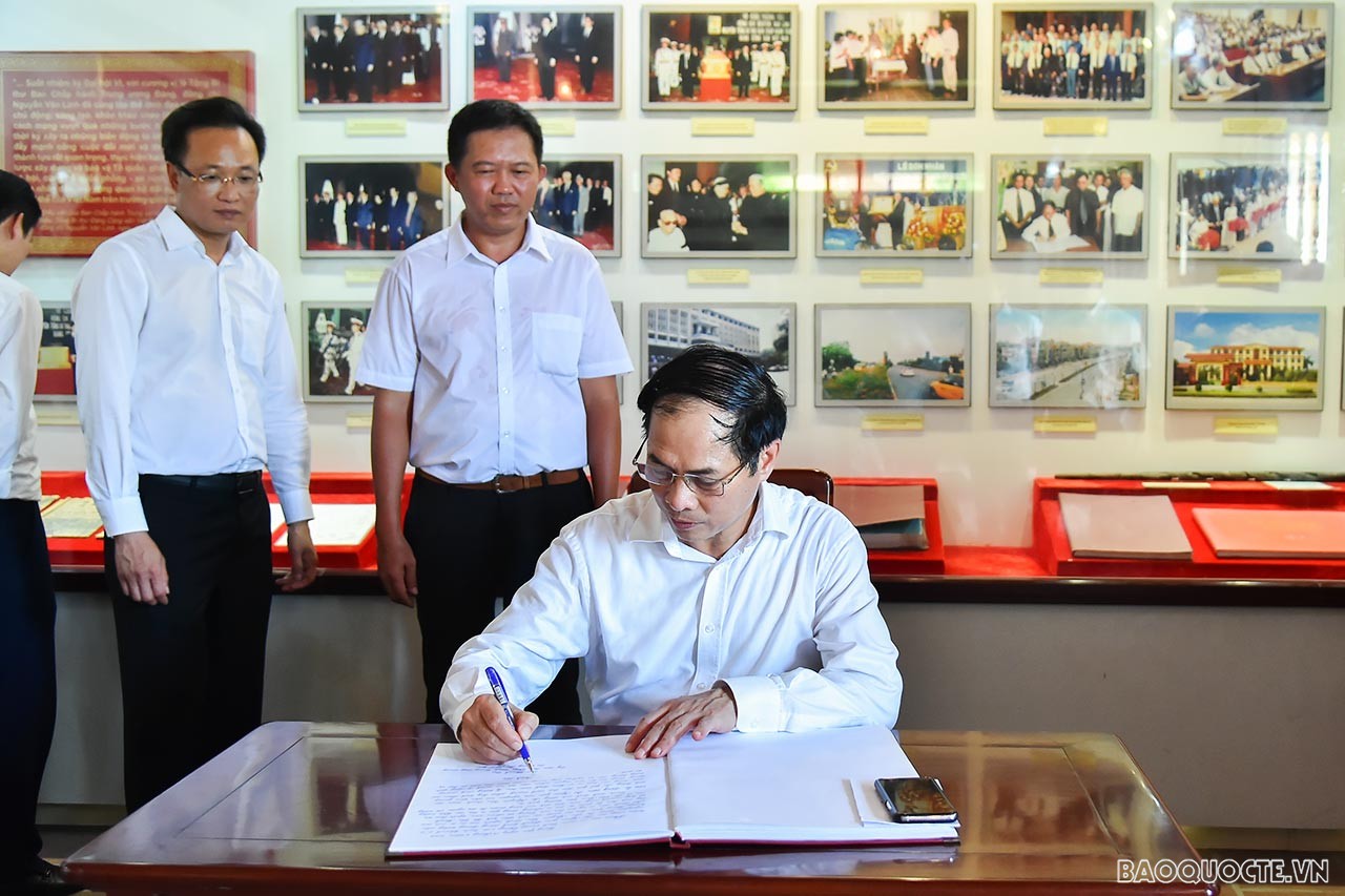 Hưng Yên đề xuất phối hợp với Bộ Ngoại giao trong thu hút đầu tư công nghiệp hiện đại, công nghệ cao Hưng Yên đề xuất phối hợp với Bộ Ngoại giao trong thu hút đầu tư công nghiệp hiện đại, công nghệ cao