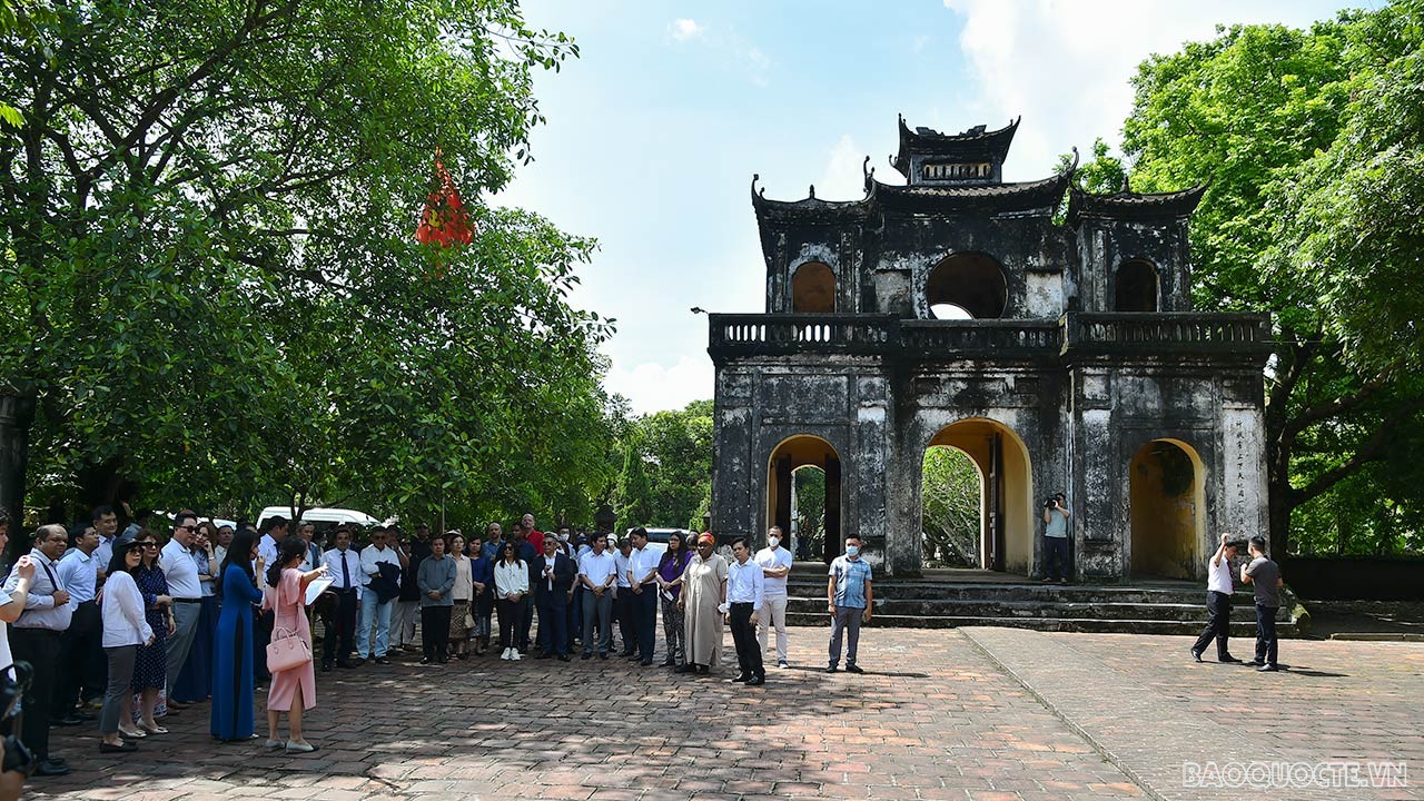 Toàn cảnh Ngoại giao đoàn về thăm, kết nối và giao lưu tại quê hương nhãn lồng Hưng Yên qua ảnh