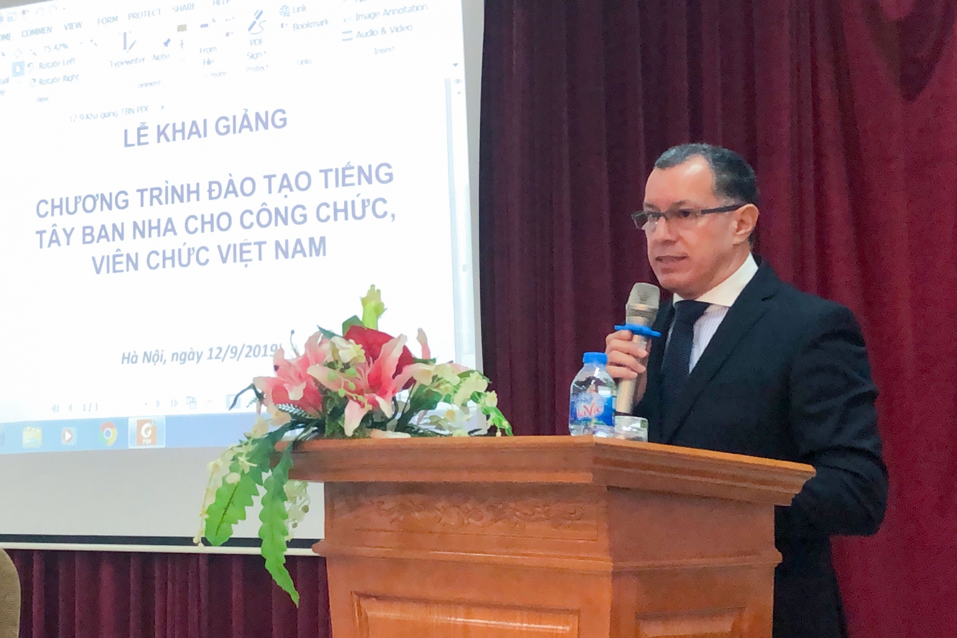 Khai giảng Chương trình đào tạo tiếng Tây Ban Nha dành cho công chức, viên chức Việt Nam Khai giảng Chương trình đào tạo tiếng Tây Ban Nha dành cho công chức, viên chức Việt Nam