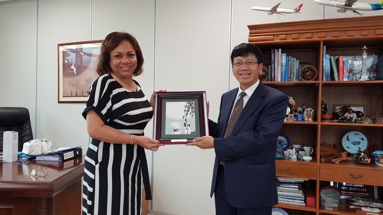 Đại sứ Lê Huy Hoàng trình Thư Ủy nhiệm lên Tổng thống Cộng hòa Seychelles dai su le huy hoang trinh thu uy nhiem len tong thong cong hoa seychelles