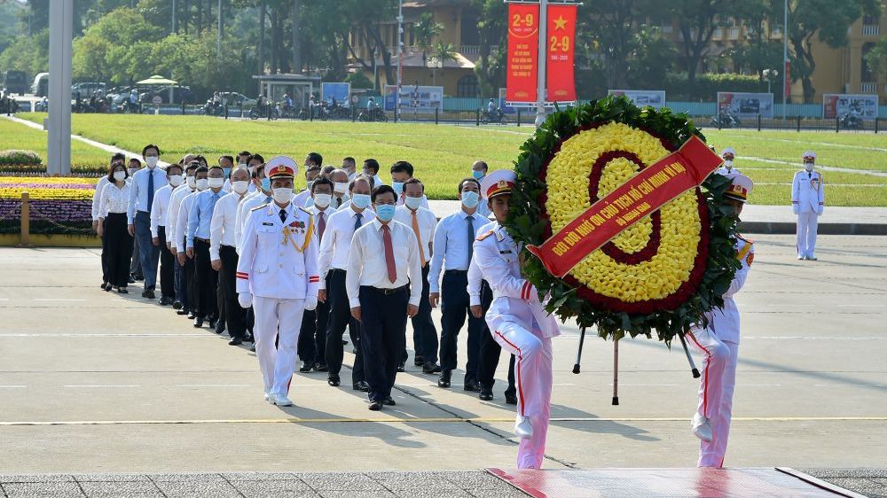 Đoàn Lãnh đạo Bộ Ngoại giao vào Lăng viếng Chủ tịch Hồ Chí Minh dịp Quốc khánh 2/9