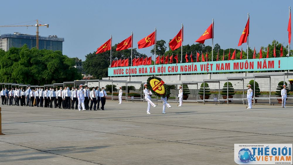 doan-lanh-dao-bo-ngoai-giao-vao-lang-vieng-chu-tich-ho-chi-minh-dip-quoc-khanh-29-1