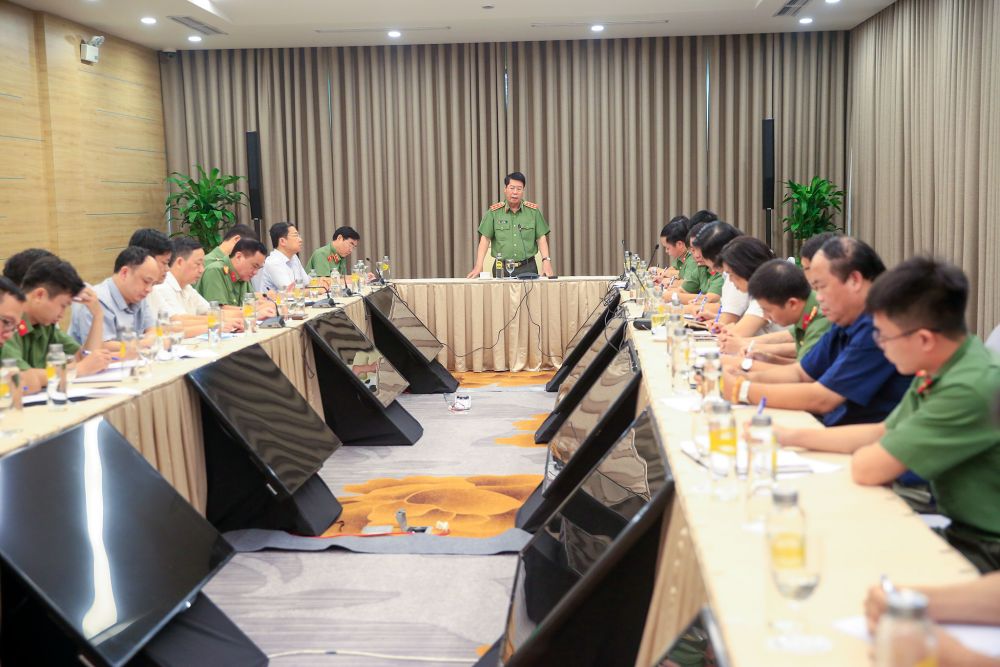 Thượng tướng Bùi Văn Nam, Ủy viên Trung ương Đảng, Thứ trưởng Bộ Công an, Trưởng Tiểu ban An ninh - Y tế ASEAN 2020 phát biểu tại buổi khảo sát. dam-bao-an-ninh-va-an-toan-y-te-cong-tac-to-chuc-dai-hoi-dong-aipa-41-1