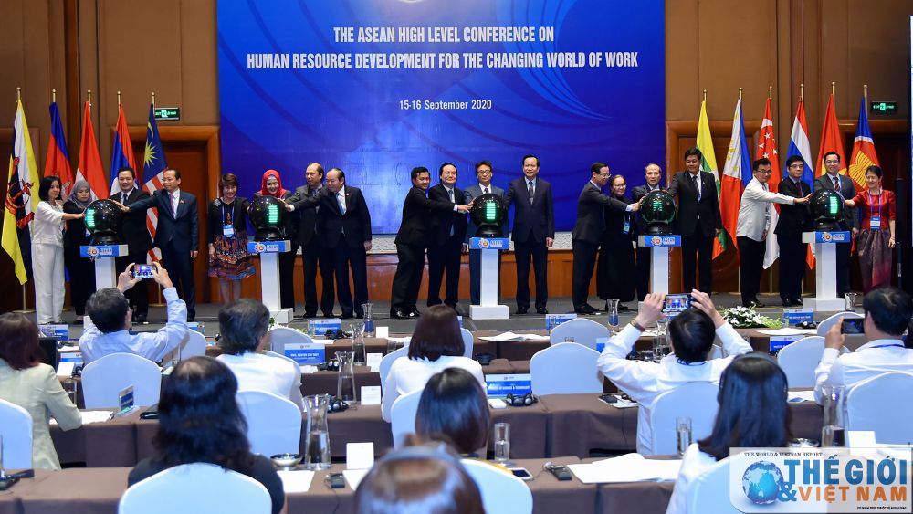ASEAN cam kết phát triển nguồn nhân lực trong thế giới công việc đang đổi thay asean-cam-ket-phat-trien-nguon-nhan-luc-trong-the-gioi-cong-viec-dang-doi-thay-4