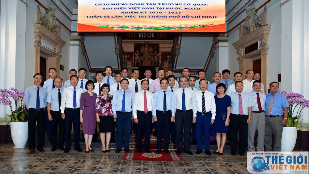 doan truong co quan dai dien viet nam o nuoc ngoai nhiem ky 2020 2023 lam viec voi lanh dao tp ho chi minh