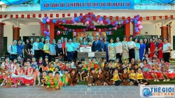 Nhóm Phụ nữ Cộng đồng ASEAN tại Hà Nội trao quà trung thu cho trẻ khuyết tật ở Sóc Sơn, Hà Nội