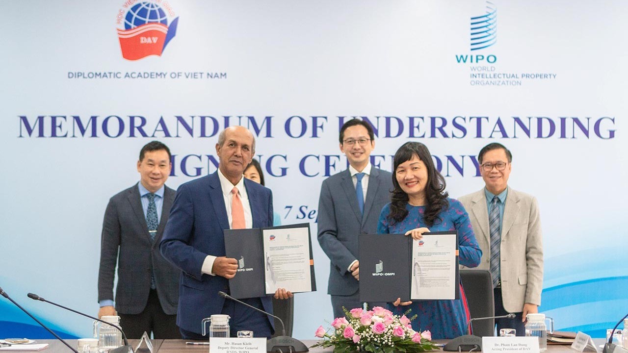 Học viện Ngoại giao ký bản ghi nhớ về hợp tác với Tổ chức Sở hữu Trí tuệ thế giới (WIPO)